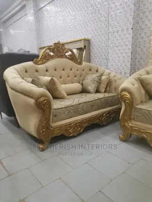 Harlot Royal Sofa