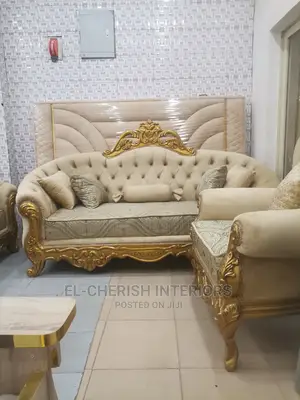 Harlot Royal Sofa