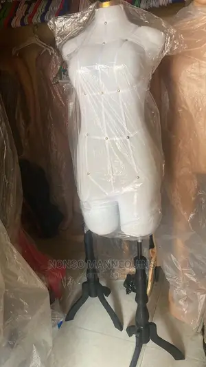 Size 10 Female Dressform With Tripod Stand