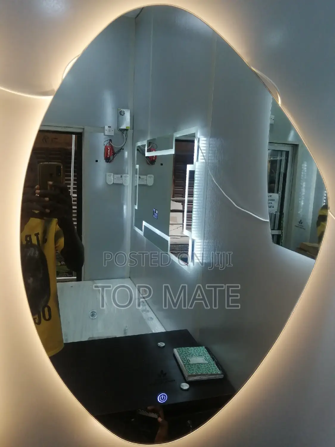 3 LED Round Mirror