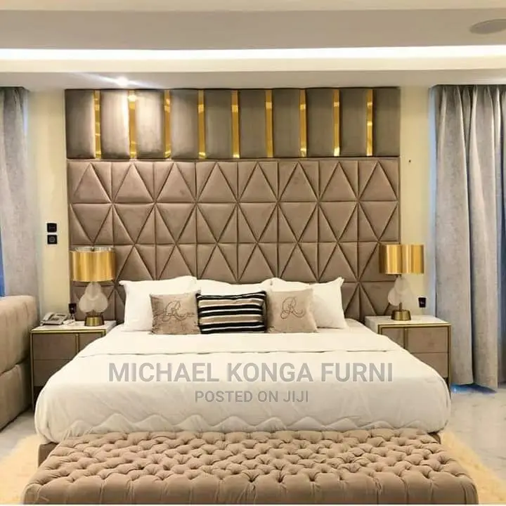 Luxurious Wall Clapped Bed