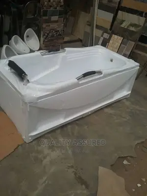 Executive Panel Bath