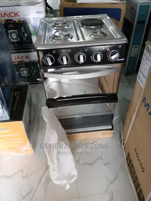 (Gcs-3g1e/X) 4 Burner Glass Top Skyrun Automatic Gas Cooker