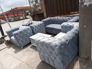 Quality 7 Seater Living Room Chesterfield Sofa Chair.