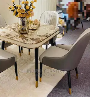 4 Seaters Dinning Table