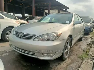 Toyota Camry 2006 Silver