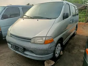 Toyota HiAce 2003 Silver