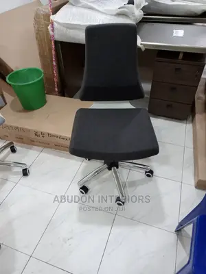 4 Leg Office Chair