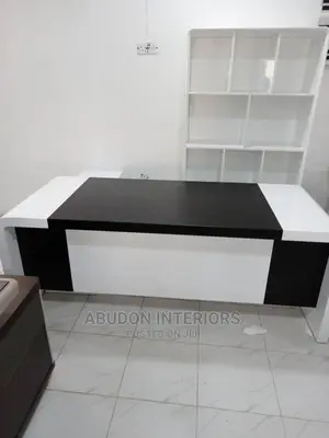 Top Grade Executive Office Table