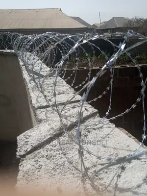 Barb Wire (Anti Rust), Stainless Barb Wire, Fence Wire