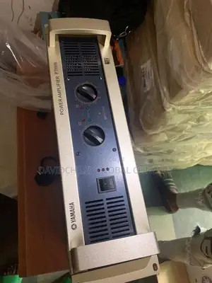 Model 7000 Yamaha Power Amplifier