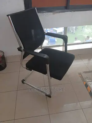 Mesh Visitors Chair