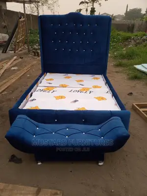 Modern 4.5 X 6ft High Back Rest Padded Bedframe.