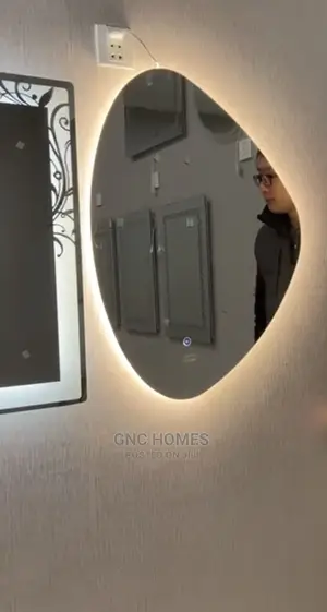 Oval Led Mirror With 3 Lights