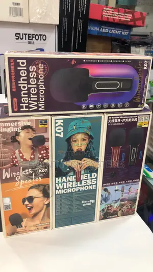 Remax Karaoke Handheld Wireless Microphone