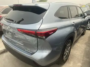 Toyota Highlander XLE AWD 2020 Blue