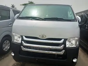 Toyota HiAce 2013 Silver