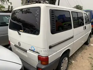 Volkswagen Transporter 2004 White