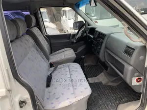 Volkswagen Transporter 2004 White