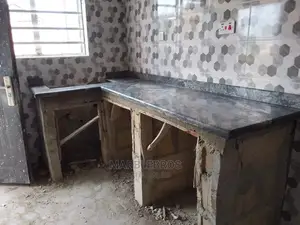Kitchen Countertop Finishing MB2