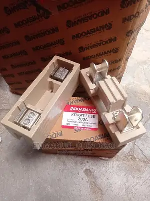 200A Indoasia Fuse and Base