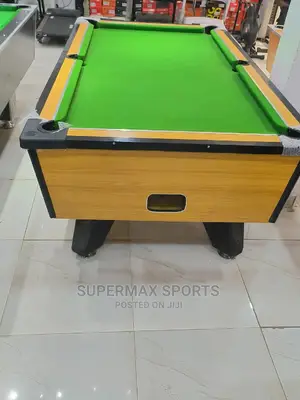 7ft Marble and Coin With Green Felt + Coins