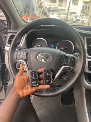 2014-2019 Toyota Highlander Upgraded From Key to Keyless