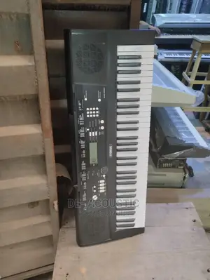 Yamaha EZ220MM EZ Series 61-Key Portable Keyboard