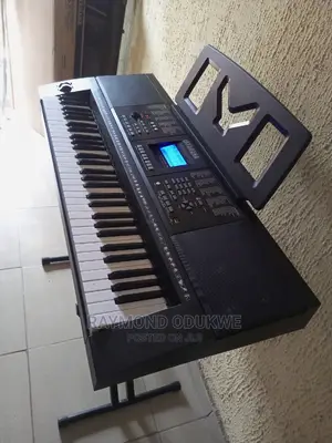 YAMAHA PSR Keyboard With Usb