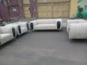 Classique Top Notch Sofa