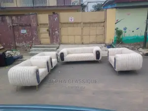 Classique Top Notch Sofa
