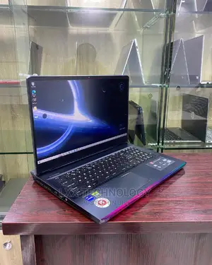 Laptop MSI GE75 Raider 10SE 16GB Intel Core I7 SSD 1T
