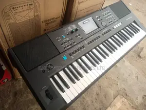 Yamaha PSR-E 483 Keyboard