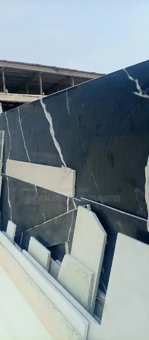 Thunder Blackwhite Quartz for Kitchen Countertop.