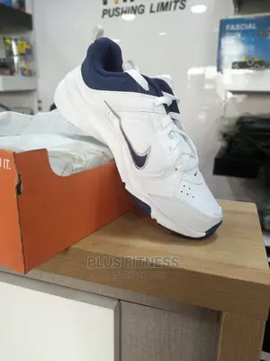 Nike Defyallday