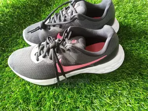Nike Revolution 6nn