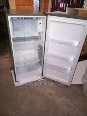 160hc Skyrun Fridge With a Top Freezer