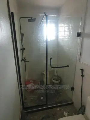Hinged Frameless Shower Glass