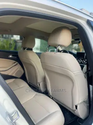Mercedes-Benz GLA 250 2015 Gold