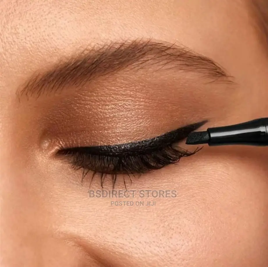 Avon Black True Diverse Lines Liquid Liner Water-Resistant