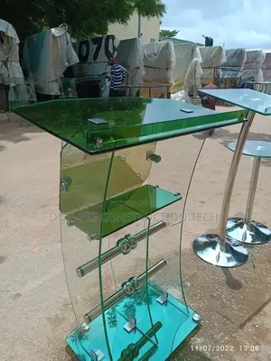 Glass Puppilt