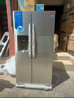 Midea Hc-657wen Side-by-Side Refrigerator With Water and Ice