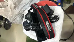 Canon Eos 80d Professional Video Camera With 50mm Lens