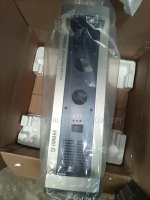 Model 5000 Yamaha Power Amplifier