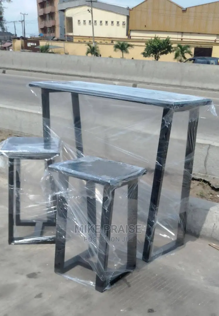Quality and Simple Bar Table Set