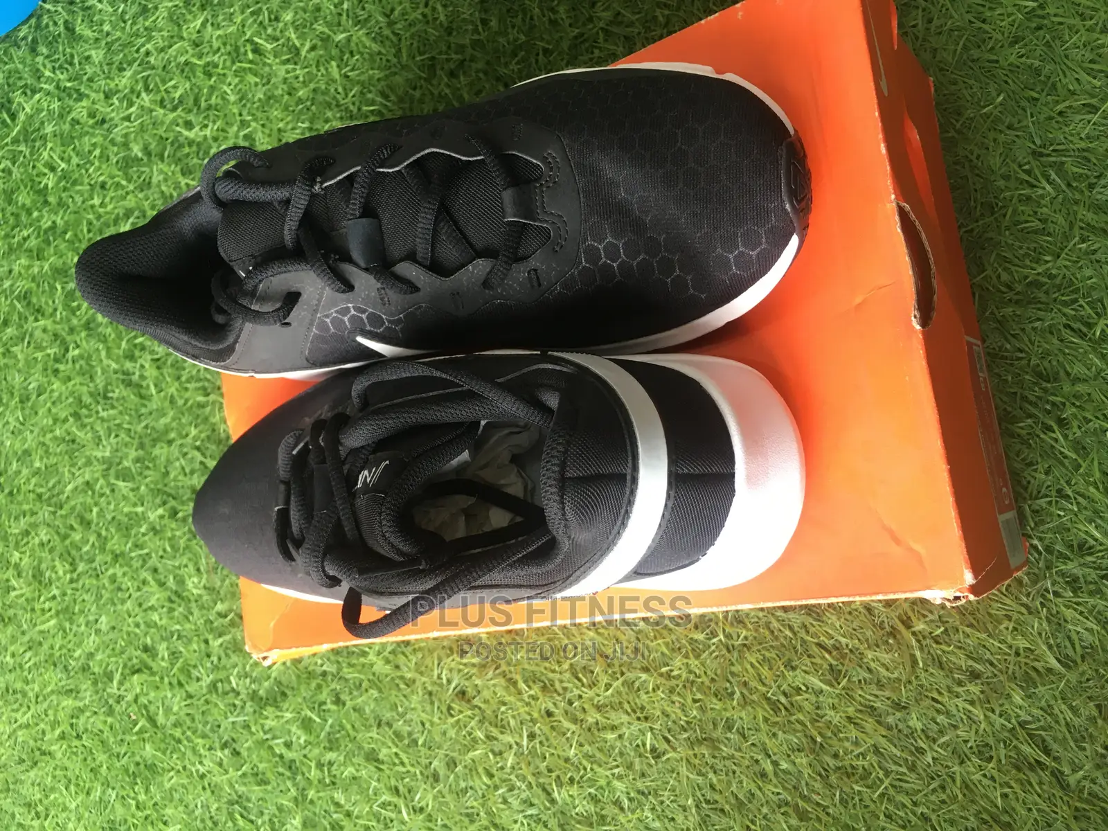 Nike Women's Legend Essential 2