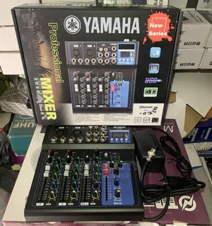 F4 Professional Yamaha Mixer