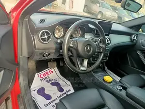 Mercedes-Benz GLA 250 2017 Red