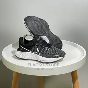 Original Nike Zoom-X Invincible Run Flyknit 2 Sneakers