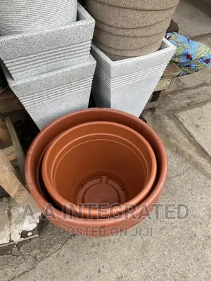 Flower Pots All Sizes and Design Are Available